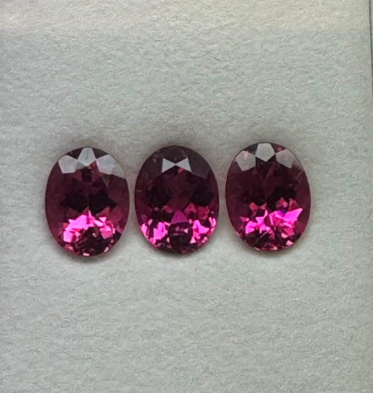 6.31CT OVAL RUBELLITE TOURMALINE SET DXBCS6230