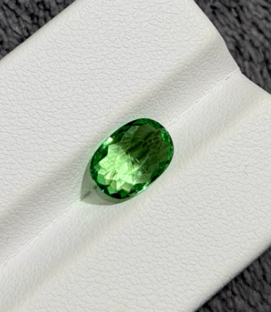 1.85ct Neon green Paraiba (from Mozambique) with cert THAI0169