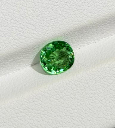 1.47ct Neon Green Paraiba (from Mozambique)with cert THAI0170