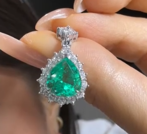 Pt900/Pt850 Emerald Necklace J0611PLKQ9
