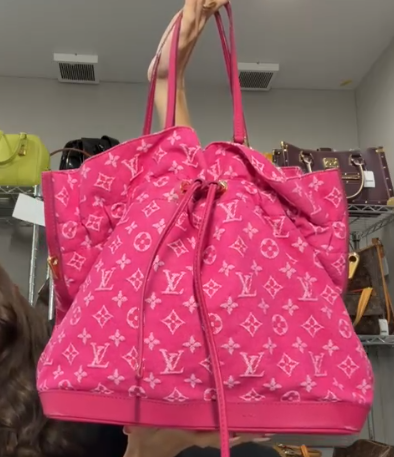 LOUIS VUITTON Noe Fle Pink M40870 B0427VVB3P