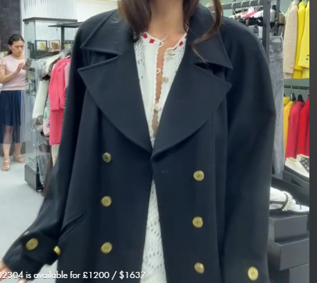 Chanel cashmere coat  with gold button 101883