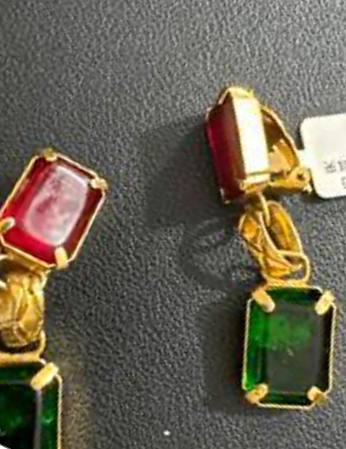 CHANEL Red and Green Ear Clips LZ410320