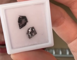 2.25ct spinel duo for shon  DXBCS6481