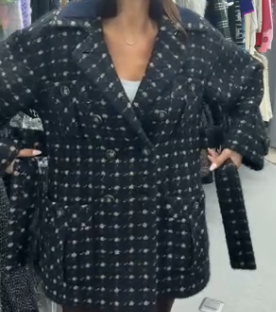 Chanel Navy Beige Metallic Silver Tweed Jacket 38  101751
