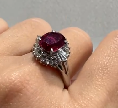 Pt900 Ruby Ring J0716QT2PT
