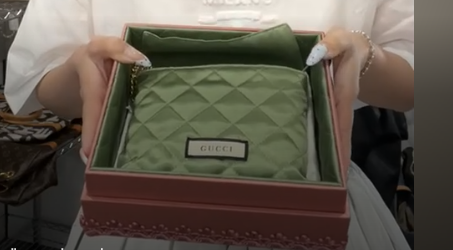 GUCCI 570660 Lizard Black GG Chain Wallet B0908NCDCK