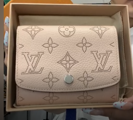 LOUIS VUITTON M62542 Mahina Portefeuille Iris Compact Galet B0824HBGHM