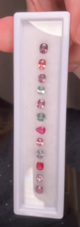 Spinel box Meg and Harriet DXBCS6694