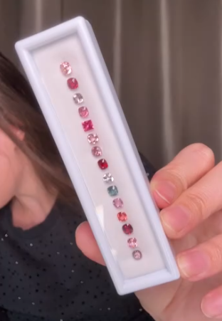 Spinel box princess Xai and Sarah DXBCS6693