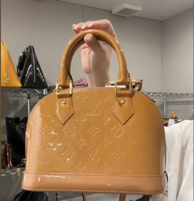 LOUIS VUITTON Vernis Alma BB Beige M91585 B0518T3SF5