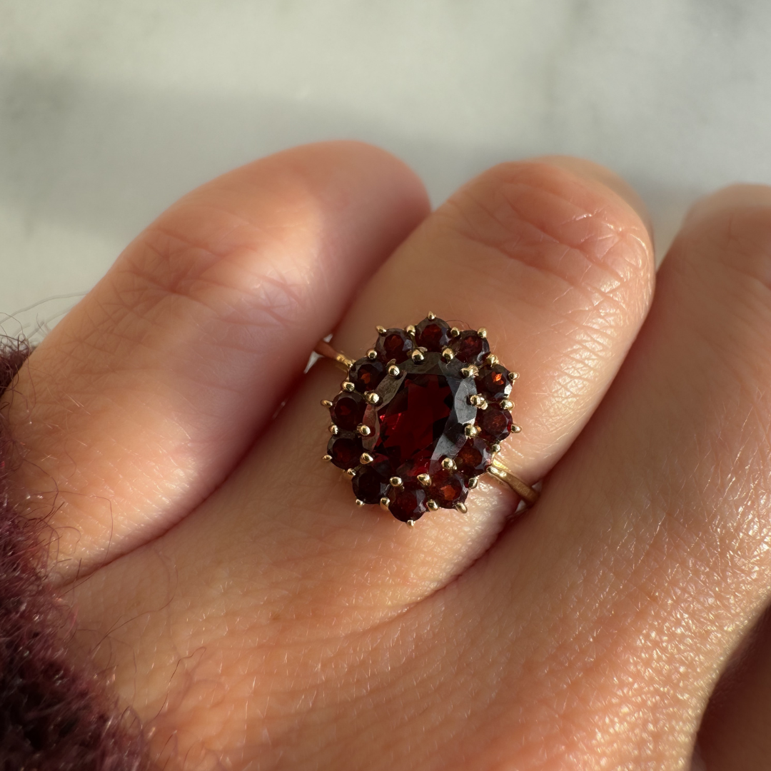 9ct Gold Oval Cluster Garnet Ring