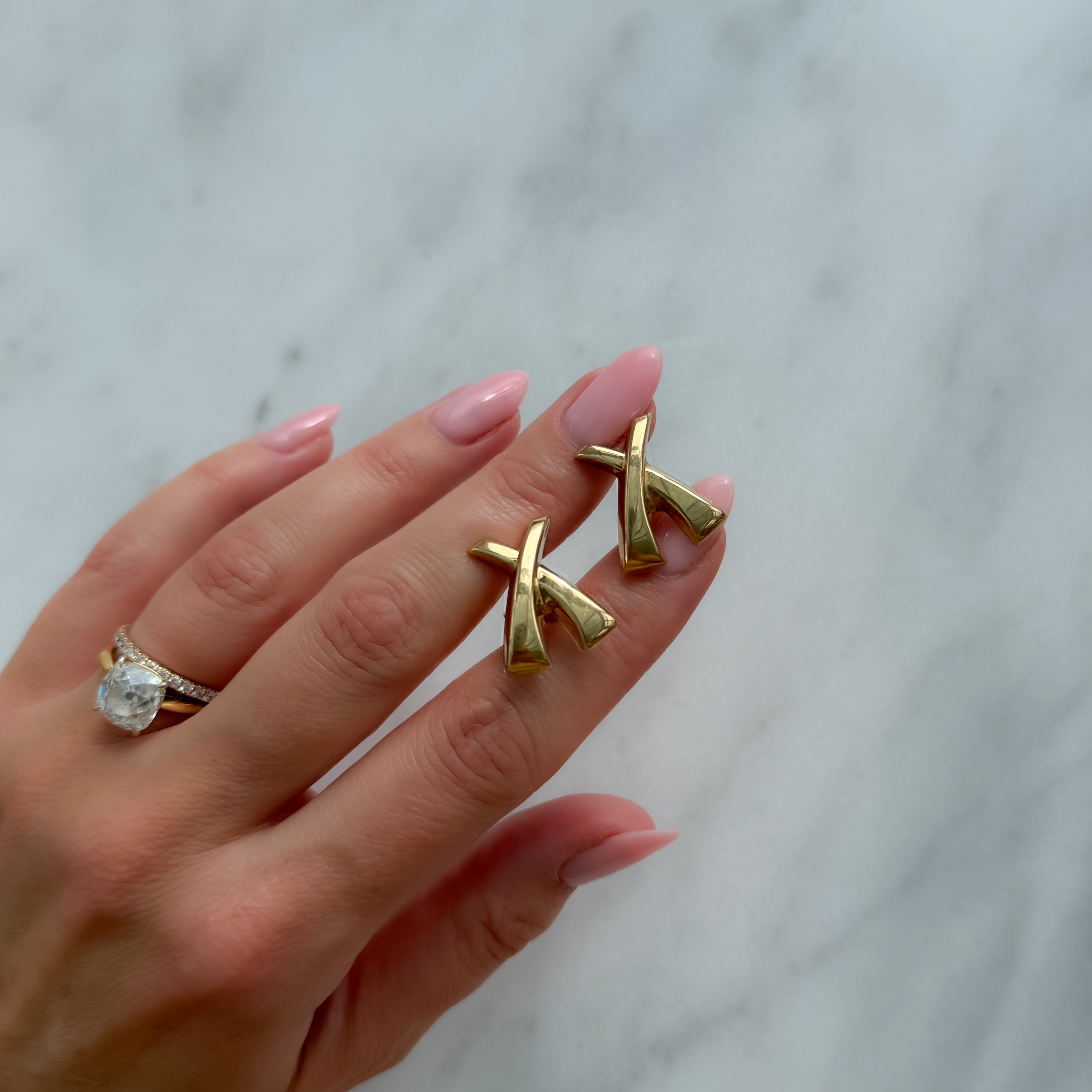 9ct Gold Vintage Kiss Earrings