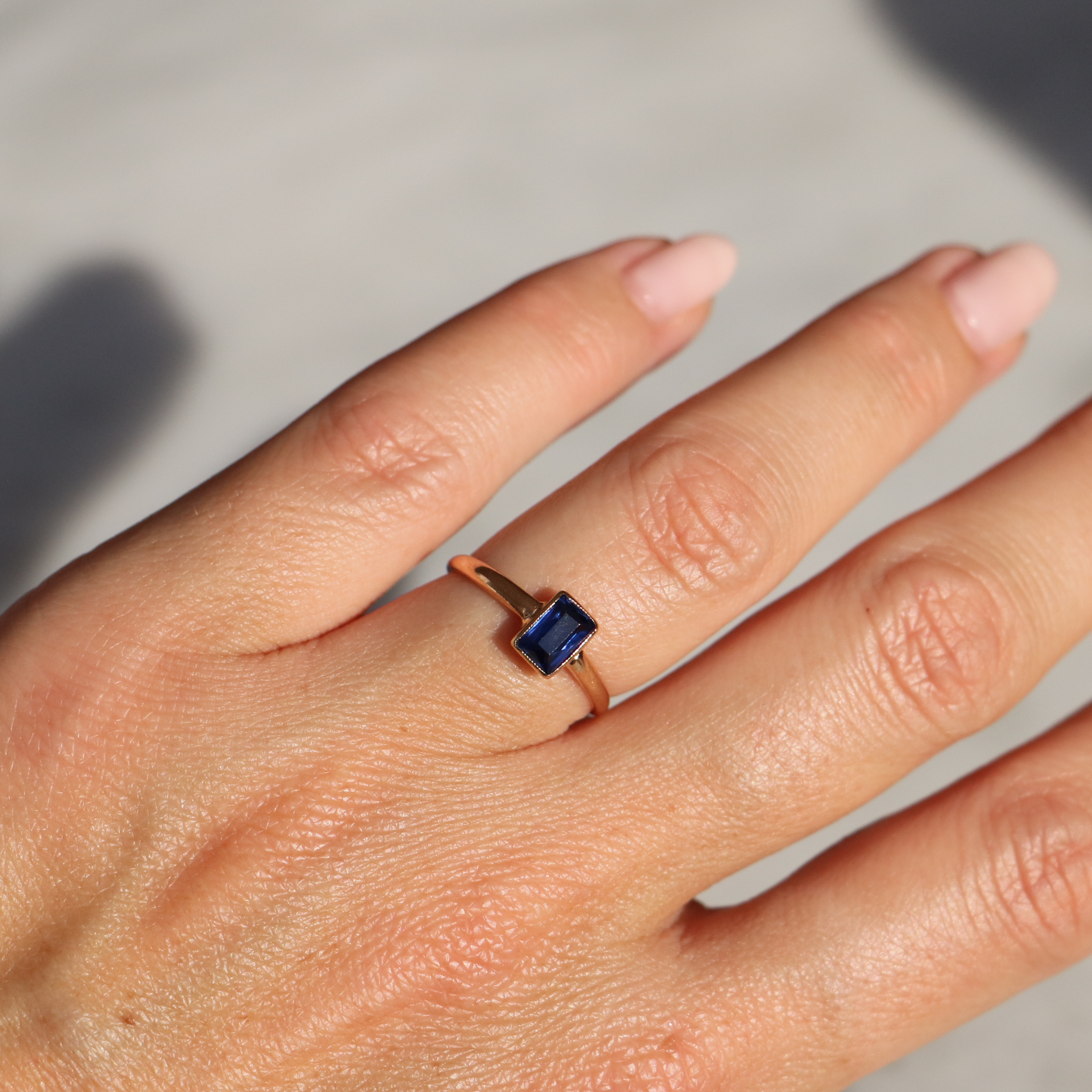 9ct Gold Vintage Emerald Cut Sapphire Ring