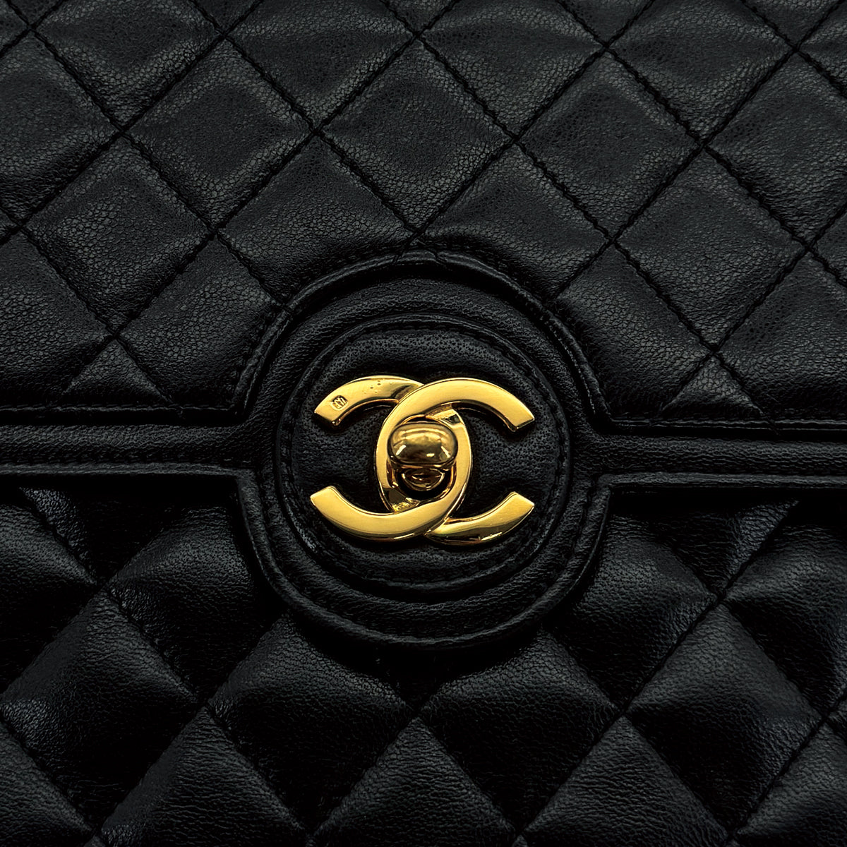 VINTAGE CHANEL MATELASSE CHAIN SHOULDER BAG BLACK LAMB SKIN GOLD HARDWARE 90317008
