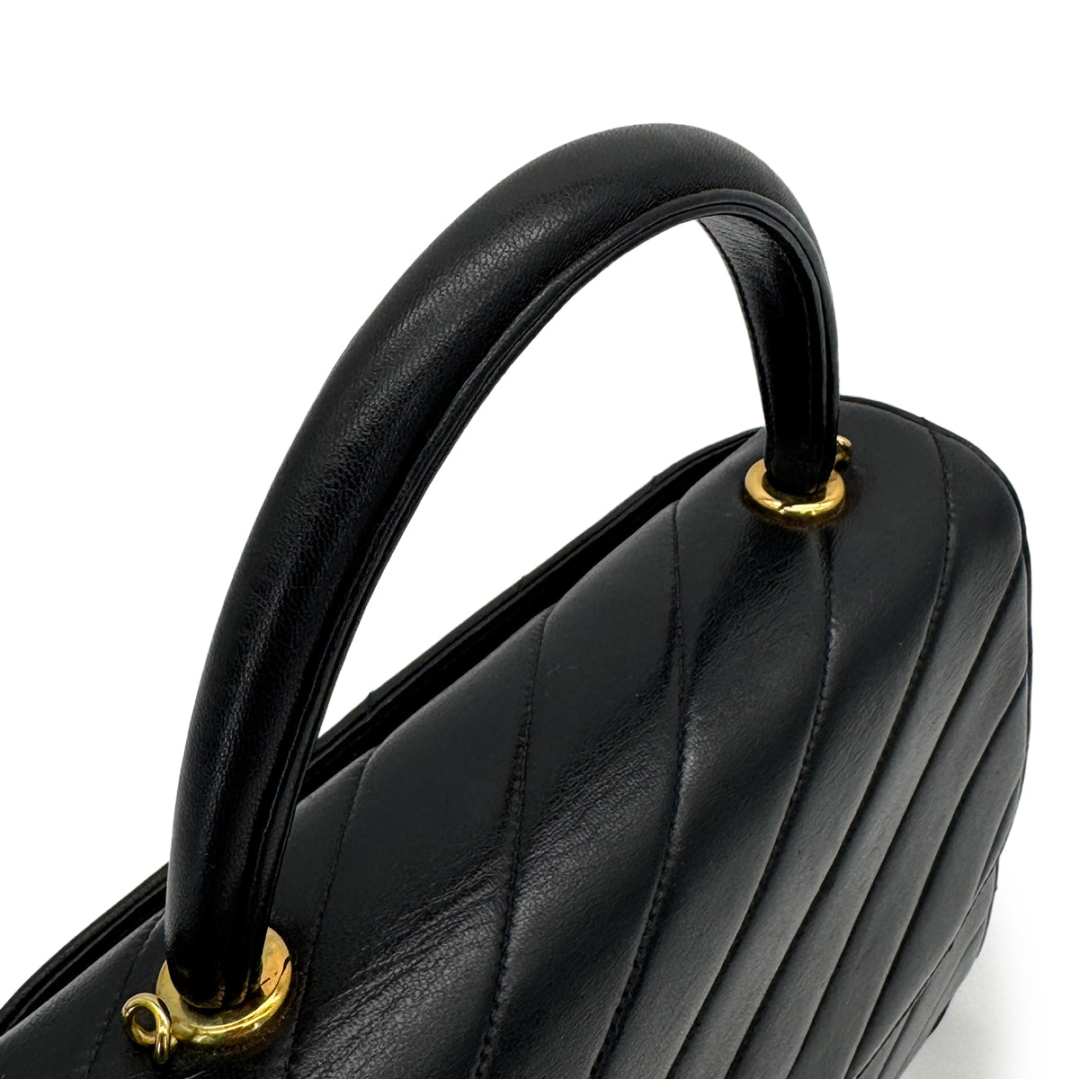 VINTAGE CHANEL BIAS STITCH CHAIN SHOULDER HAND BAG BLACK LAMB SKIN GOLD HARDWARE 90319587