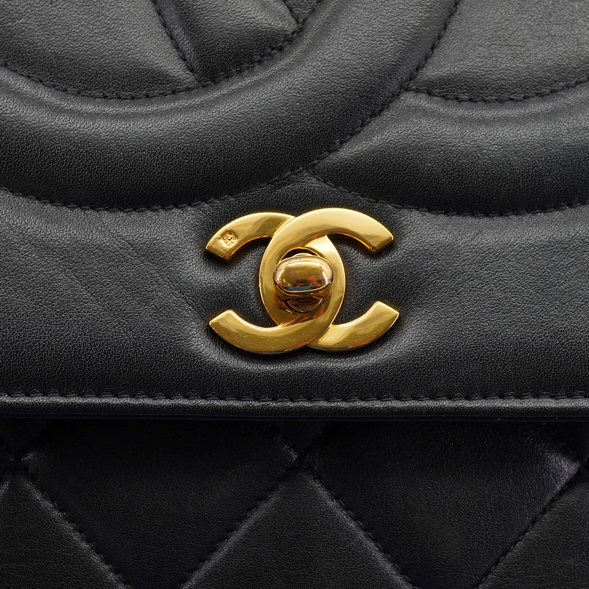 VINTAGE CHANEL BIG COCO CHAIN SHOULDER BAG BLACK LAMB SKIN GOLD HARDWARE 90327079