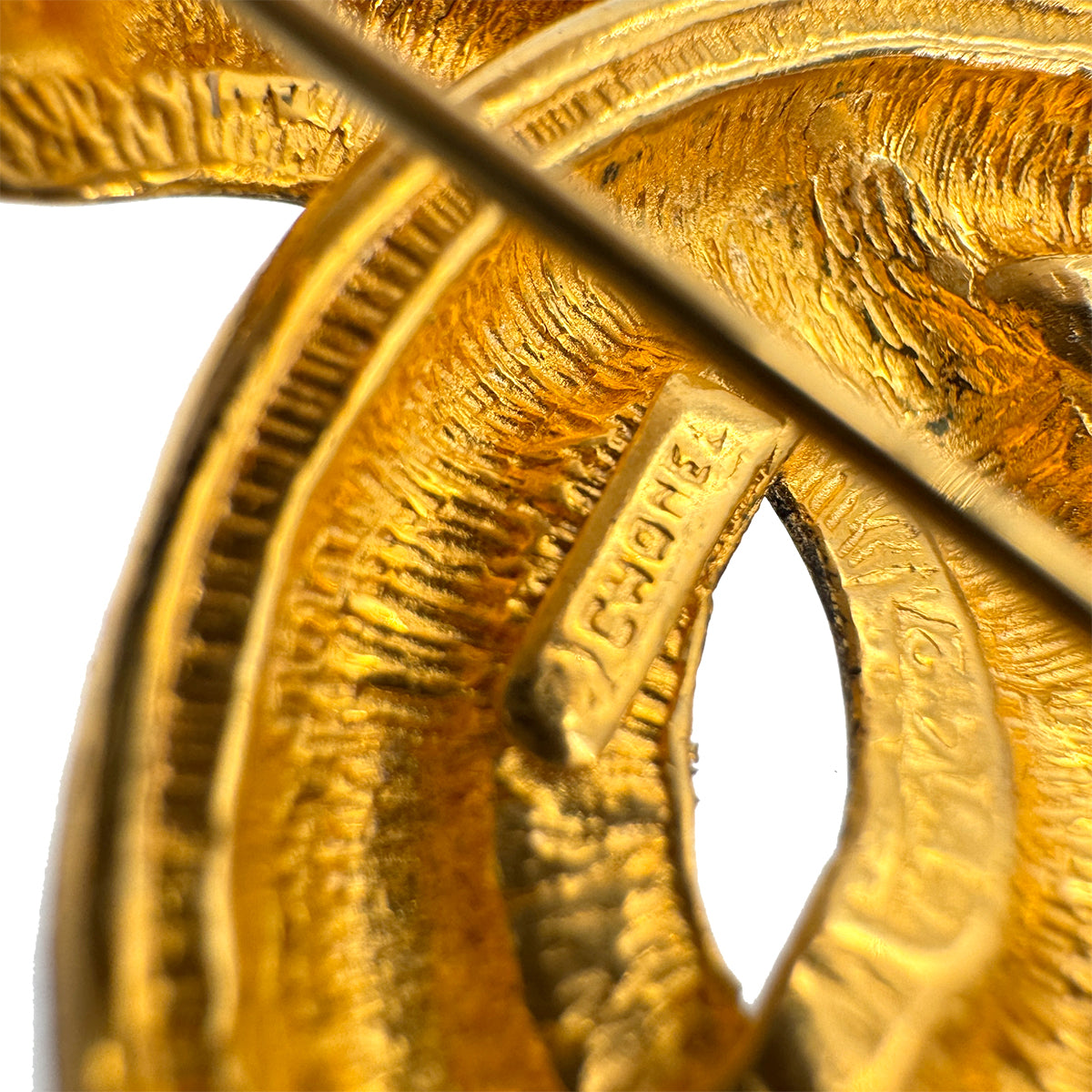 VINTAGE CHANEL BROOCH MATELASSE COCOMARK GOLD ACCESSORY 90319313