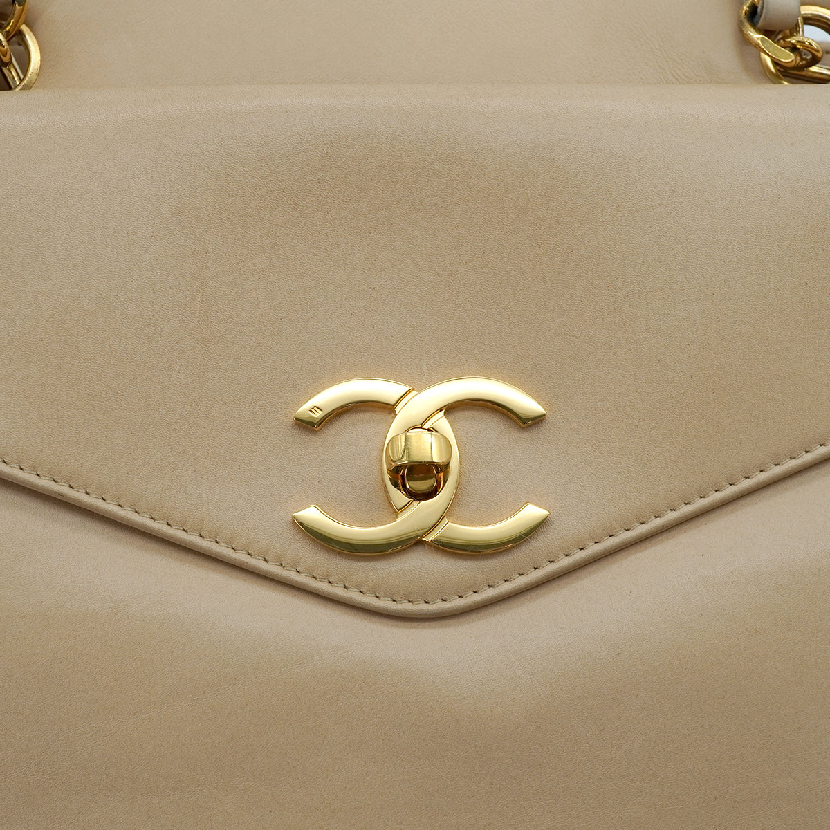VINTAGE CHANEL CHAIN SHOULDER BAG BEIGE LAMB SKIN GOLD HARDWARE 90331862