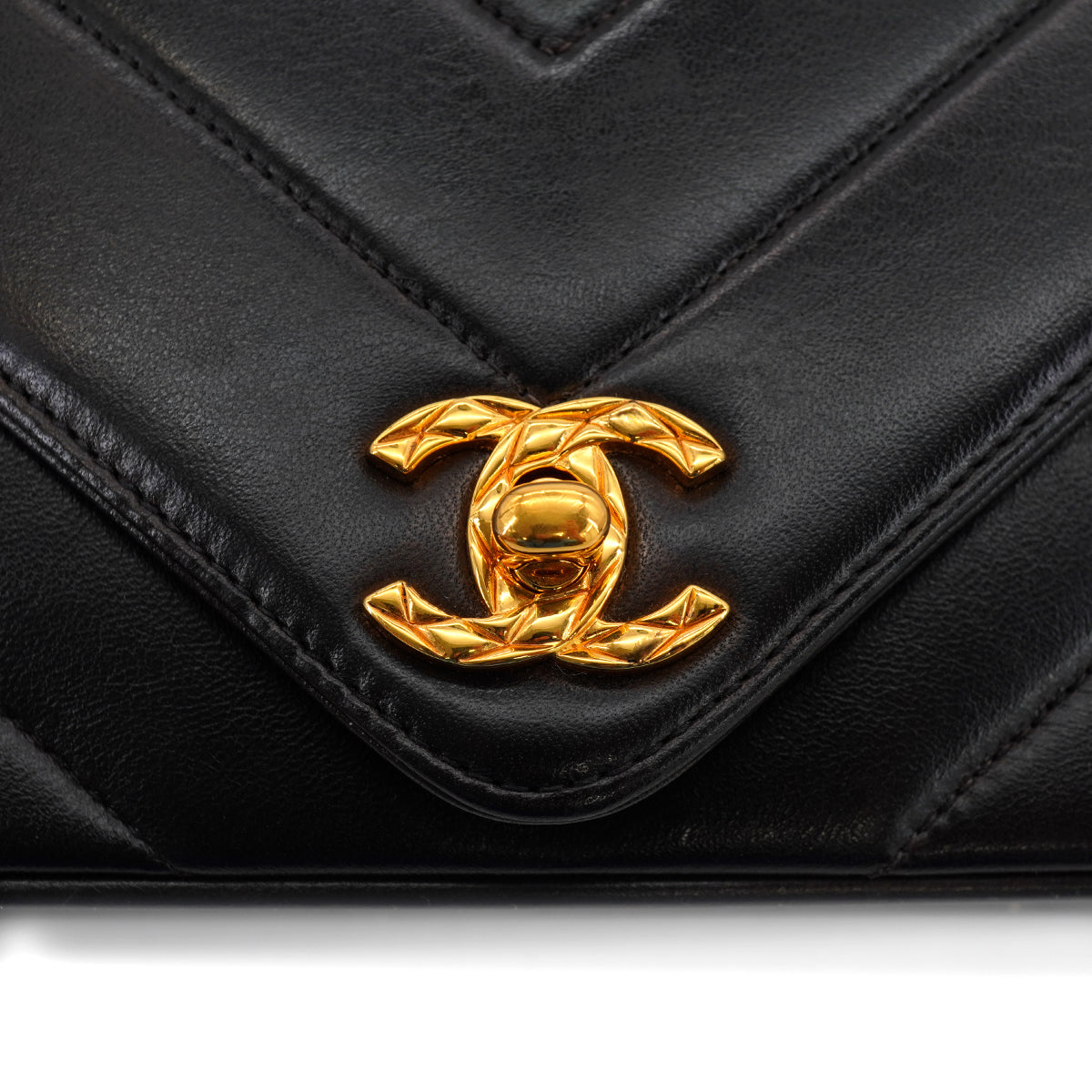 VINTAGE CHANEL CHEVRON BIJOU CHAIN SHOULDER BAG BLACK LAMB SKIN GOLD HARDWARE 90330935