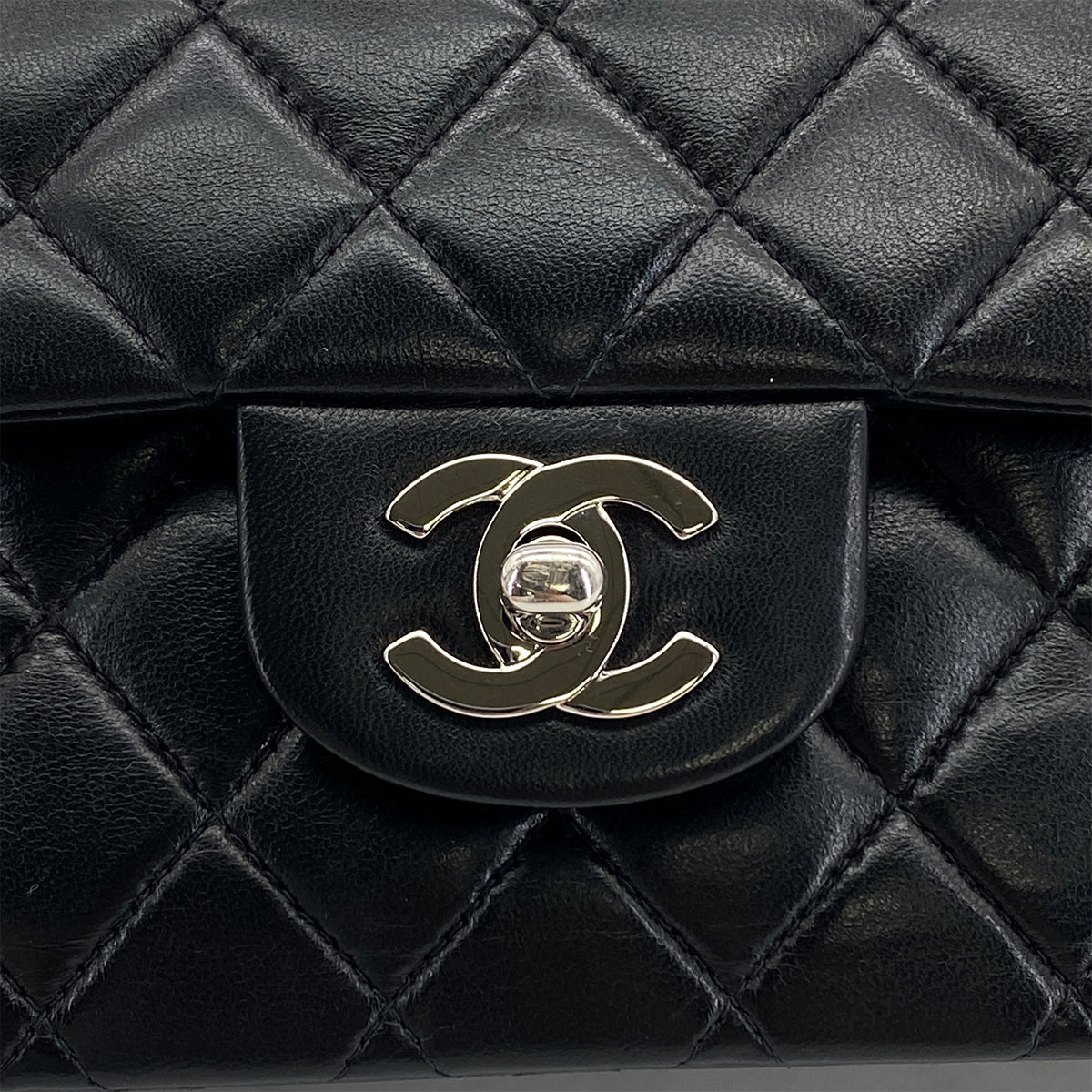 VINTAGE CHANEL CLASSIC FLAP MEDIUM CHAIN SHOULDER BAG BLACK LAMB SKIN SILVER HARDWARE 90324277