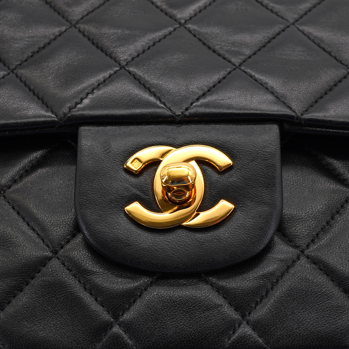 VINTAGE CHANEL CLASSIC FLAP MEDIUM CHAIN SHOULDER BAG BLACK LAMB SKIN GOLD HARDWARE 90327088