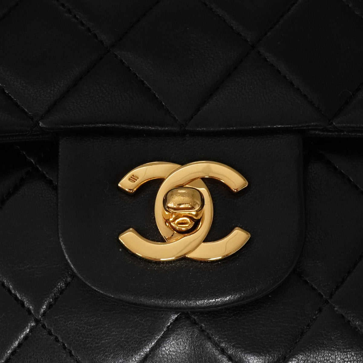 VINTAGE CHANEL CLASSIC FLAP MEDIUM CHAIN SHOULDER BAG BLACK LAMB SKIN GOLD HARDWARE 90346117