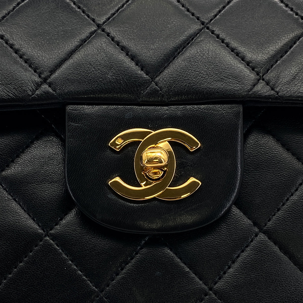 VINTAGE CHANEL CLASSIC FLAP MEDIUM CHAIN SHOULDER BAG BLACK LAMB SKIN GOLD HARDWARE 90325634