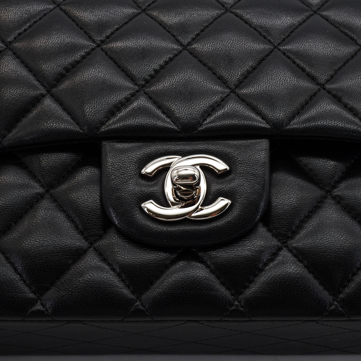 VINTAGE CHANEL CLASSIC FLAP MEDIUM CHAIN SHOULDER BAG BLACK LAMB SKIN SILVER HARDWARE 90344389