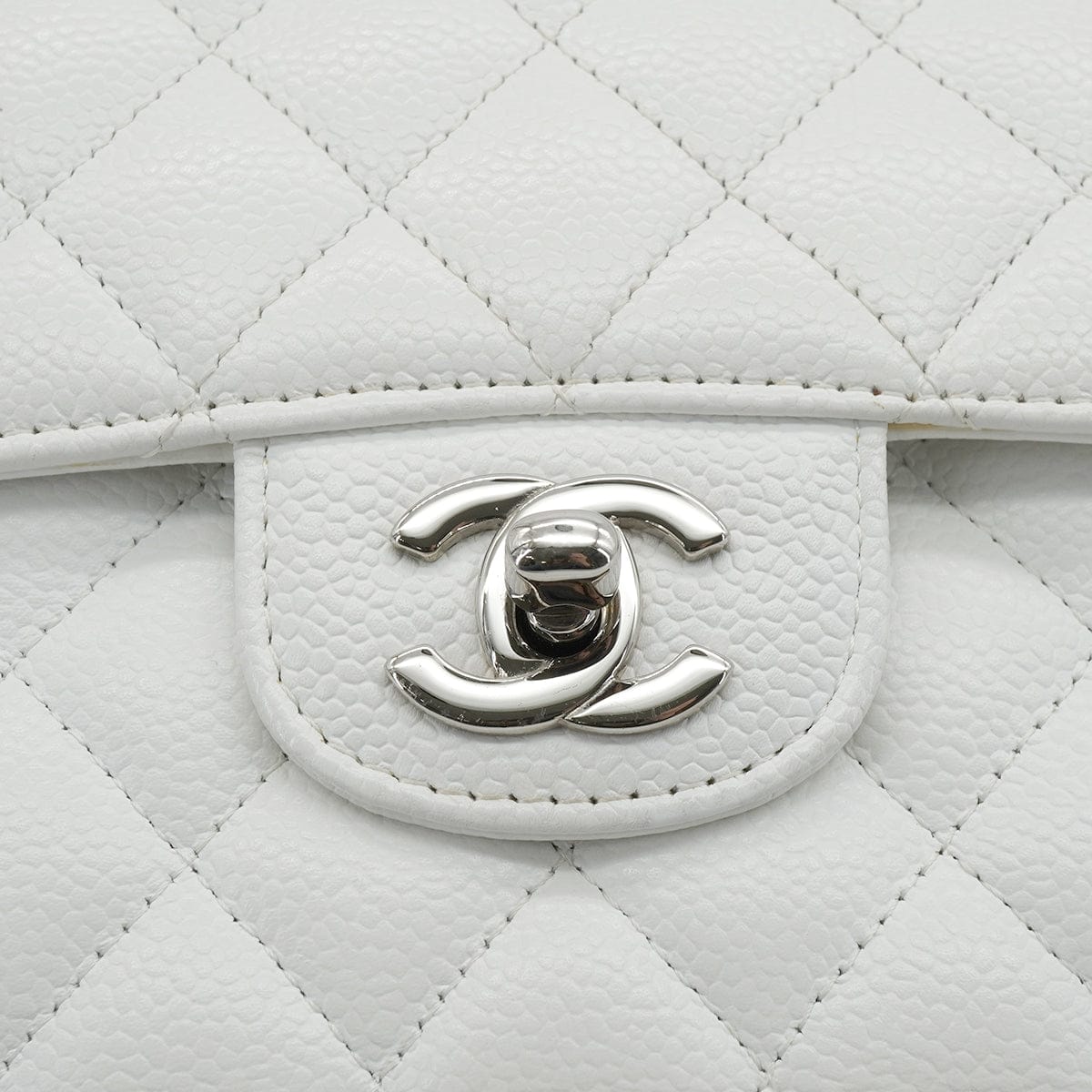 Luxury Promise Japan VINTAGE CHANEL CLASSIC FLAP MEDIUM CHAIN SHOULDER BAG WHITE CAVIR SKIN SILVER HARDWARE 90343863