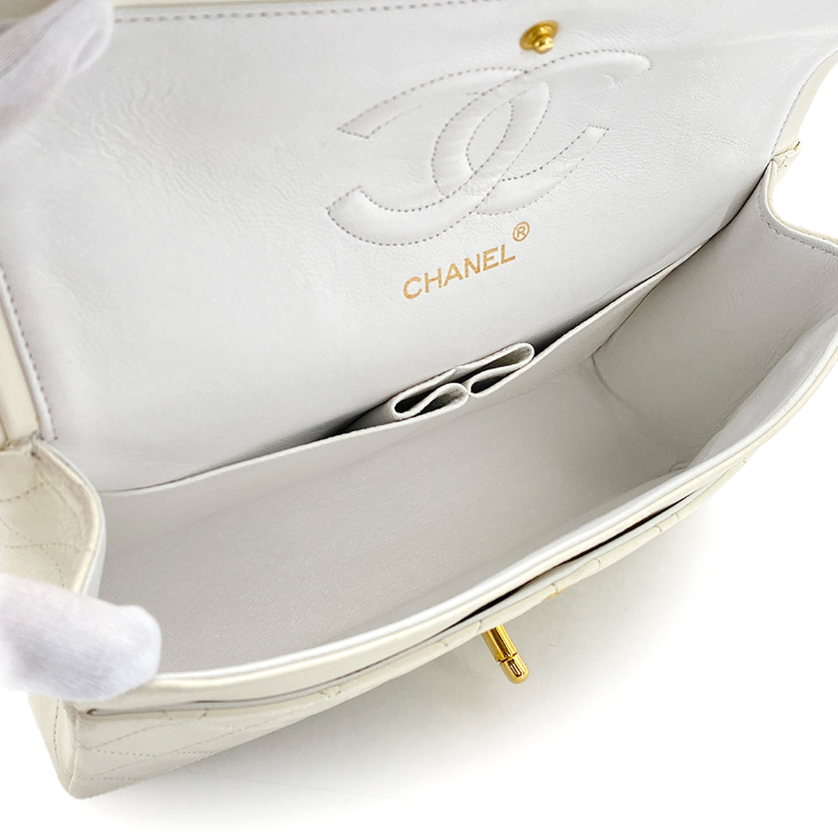 VINTAGE CHANEL CLASSIC FLAP MEDIUM CHAIN SHOULDER BAG WHITE LAMB SKIN GOLD HARDWARE 90309164