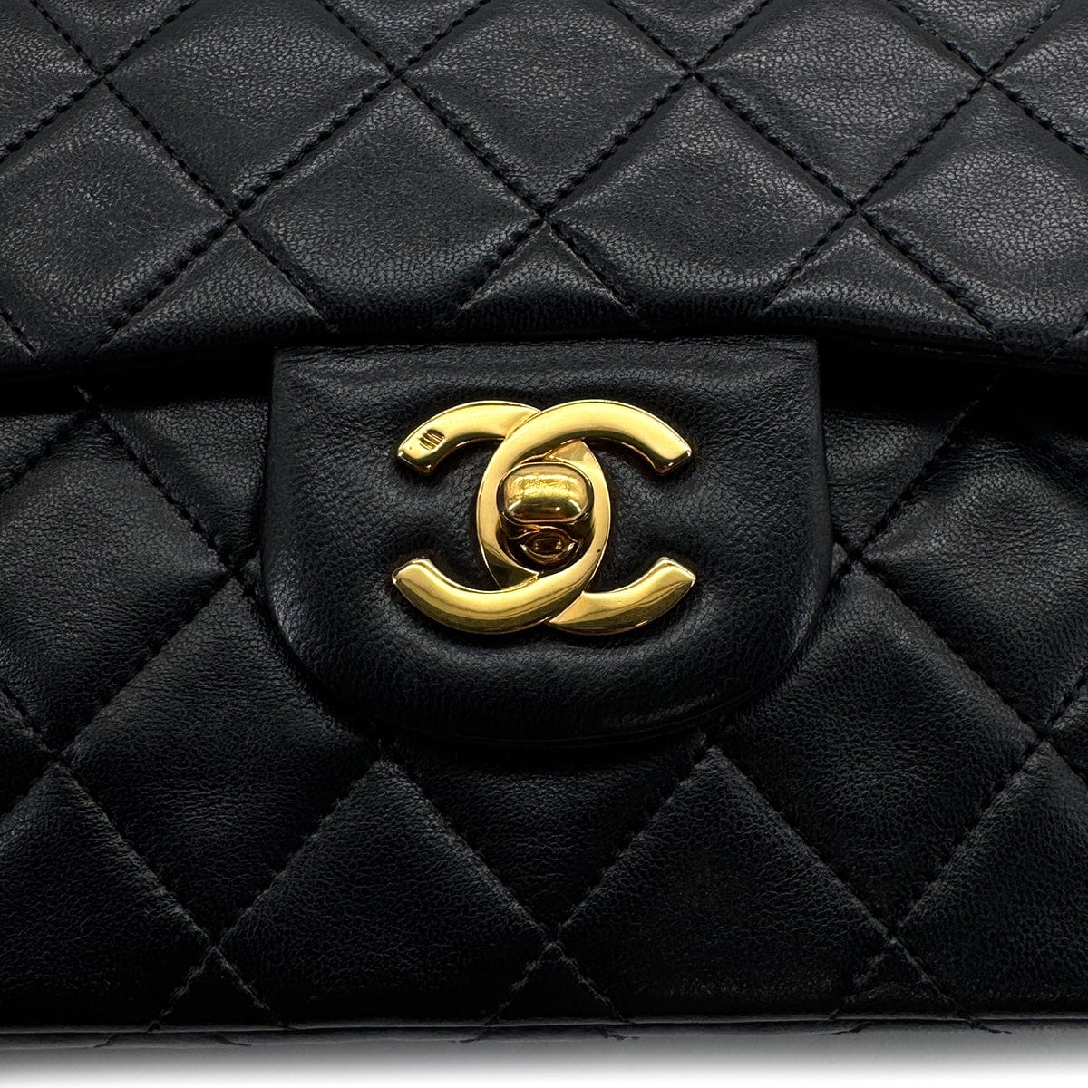 VINTAGE CHANEL CLASSIC FLAP SMALL CHAIN SHOULDER BAG BLACK LAMB SKIN GOLD HARDWARE 90319668