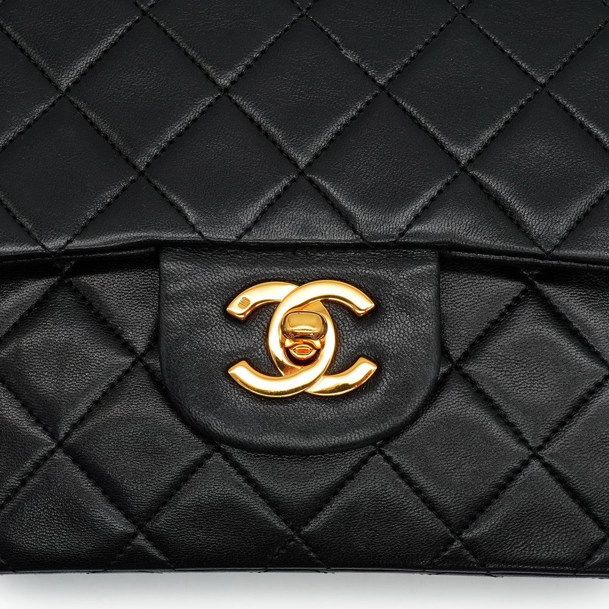 VINTAGE CHANEL CLASSIC FLAP SMALL CHAIN SHOULDER BAG BLACK LAMB SKIN GOLD HARDWARE 90339651