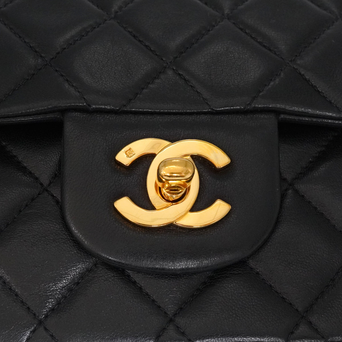 VINTAGE CHANEL CLASSIC FLAP SMALL CHAIN SHOULDER BAG BLACK LAMB SKIN GOLD HARDWARE 90345072