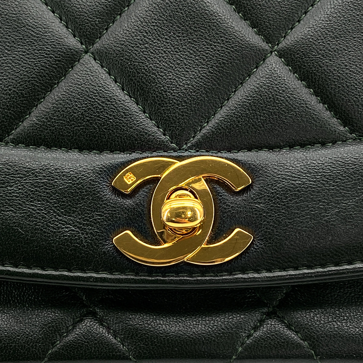 VINTAGE CHANEL DIANA MEDIUM CHAIN SHOULDER BAG DARK GREEN LAMB SKIN GOLD HARDWARE 90323198