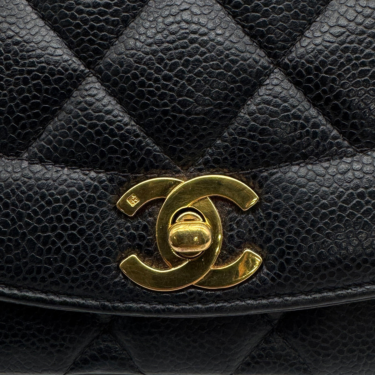 VINTAGE CHANEL DIANA SMALL CHAIN SHOULDER BAG BLACK CAVIAR SKIN GOLD HARDWARE 90315881