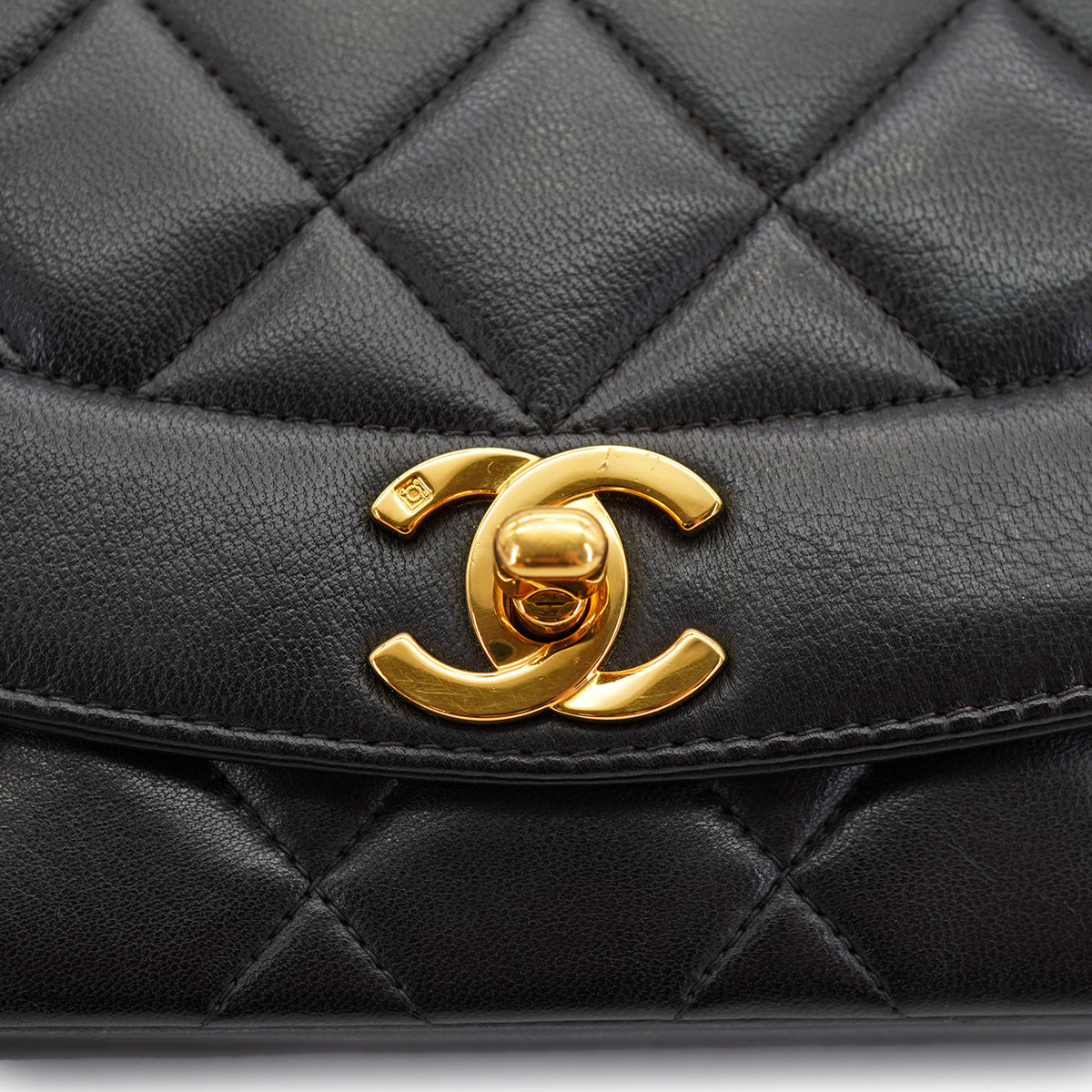 VINTAGE CHANEL DIANA SMALL CHAIN SHOULDER BAG BLACK LAMB SKIN GOLD HARDWARE 90332912