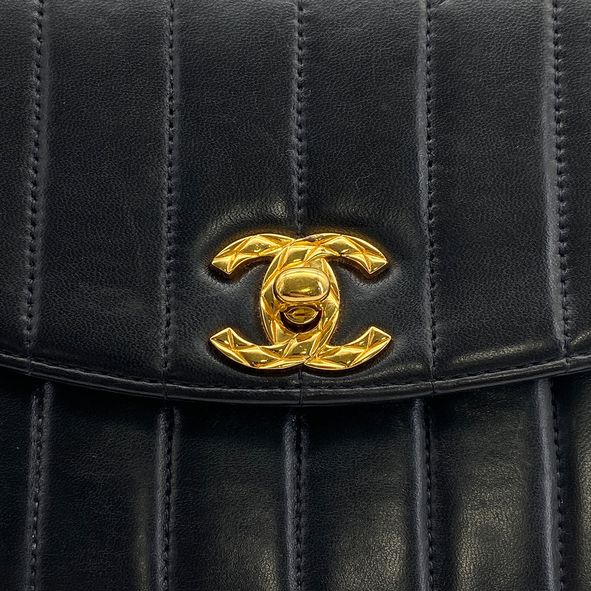 VINTAGE CHANEL MADEMOISELLE BIJOU CHAIN SHOULDER BAG BLACK LAMB SKIN GOLD HARDWARE 90317860