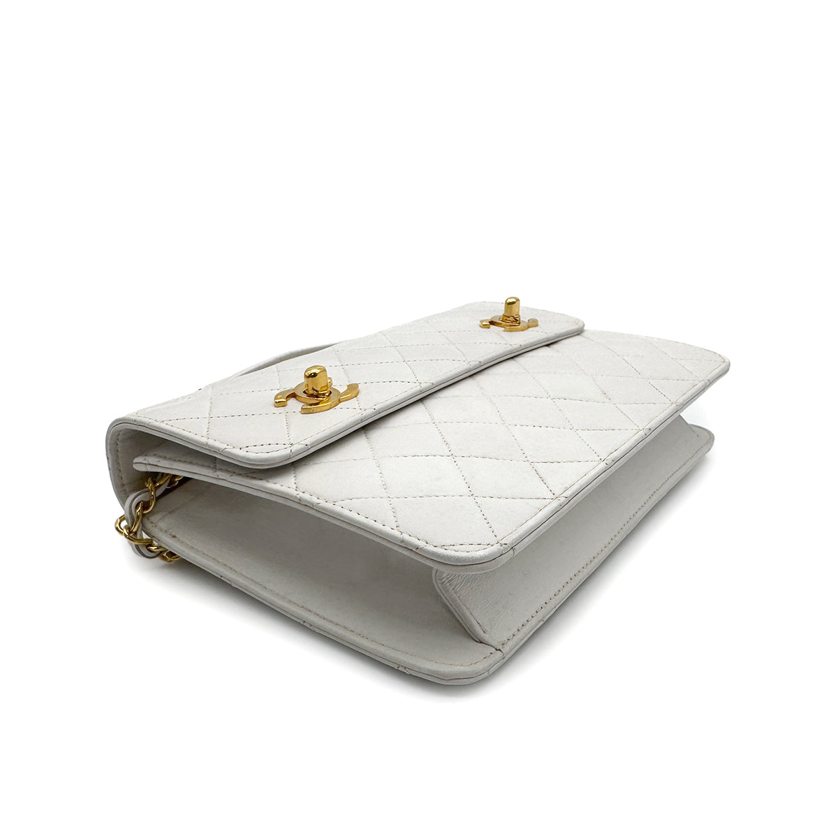 VINTAGE CHANEL MATELASSE 2WAY CHAIN SHOULDER BAG WHITE LAMB SKIN GOLD HARDWARE 90317284