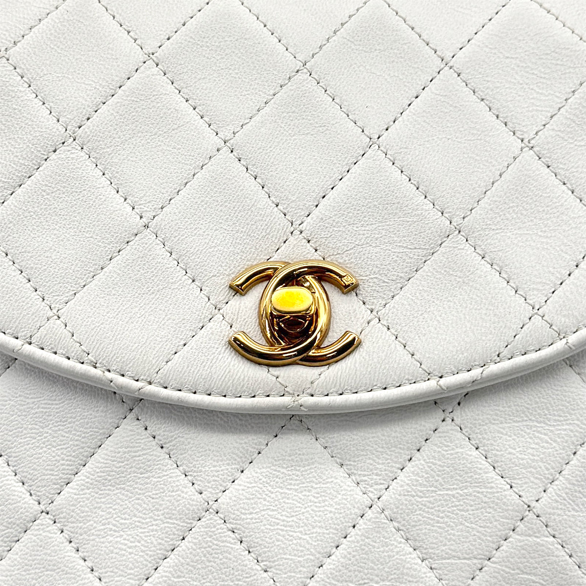 VINTAGE CHANEL MATELASSE HALF MOON CHAIN SHOULDER BAG WHITE LAMB SKIN GOLD HARDWARE 90315487