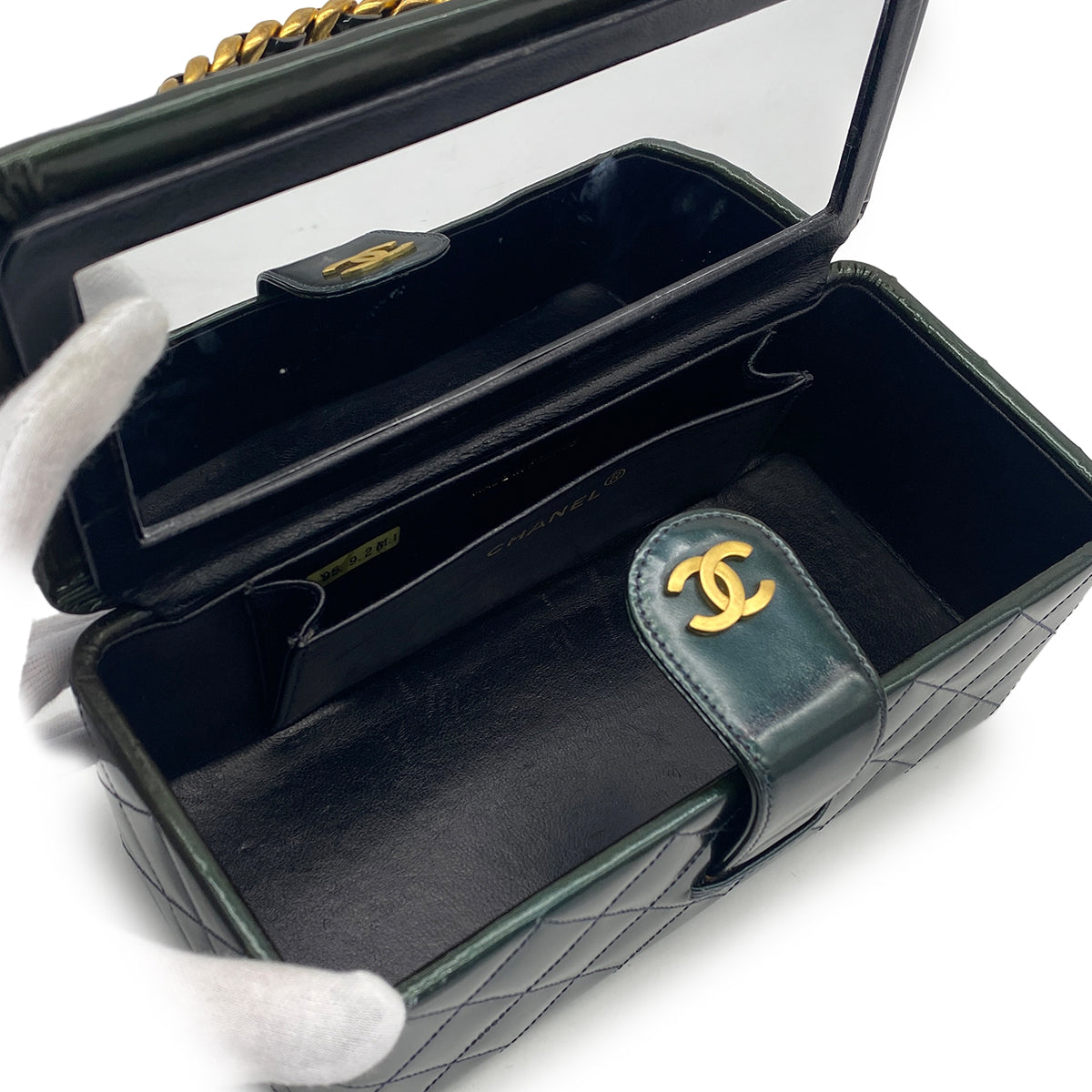 VINTAGE CHANEL MATELASSE HAND BAG GREEN LEATHER GOLD HARDWARE 90317898