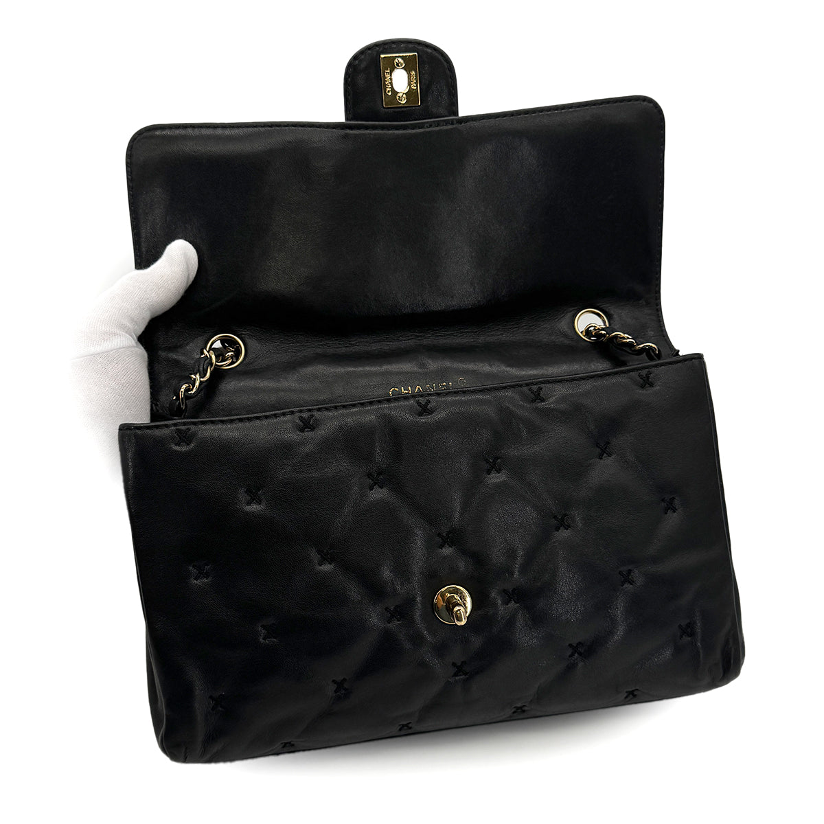 VINTAGE CHANEL MATELASSE STITCH CHAIN SHOULDER BAG BLACK LAMB SKIN GOLD HARDWARE 90322926