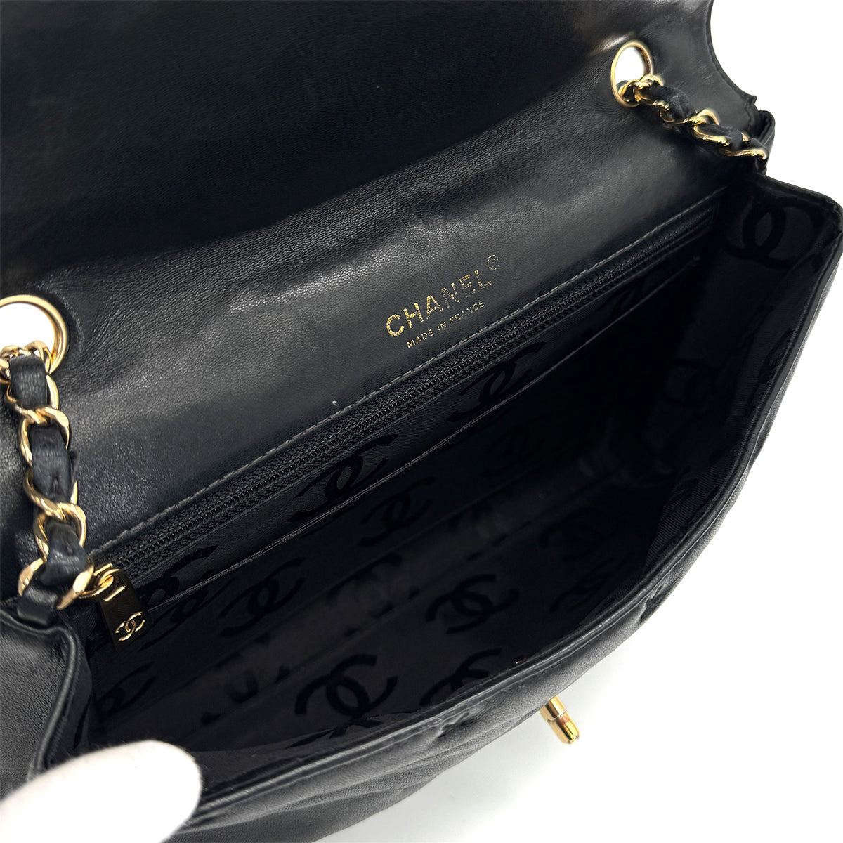 VINTAGE CHANEL MATELASSE STITCH CHAIN SHOULDER BAG BLACK LAMB SKIN GOLD HARDWARE 90322926