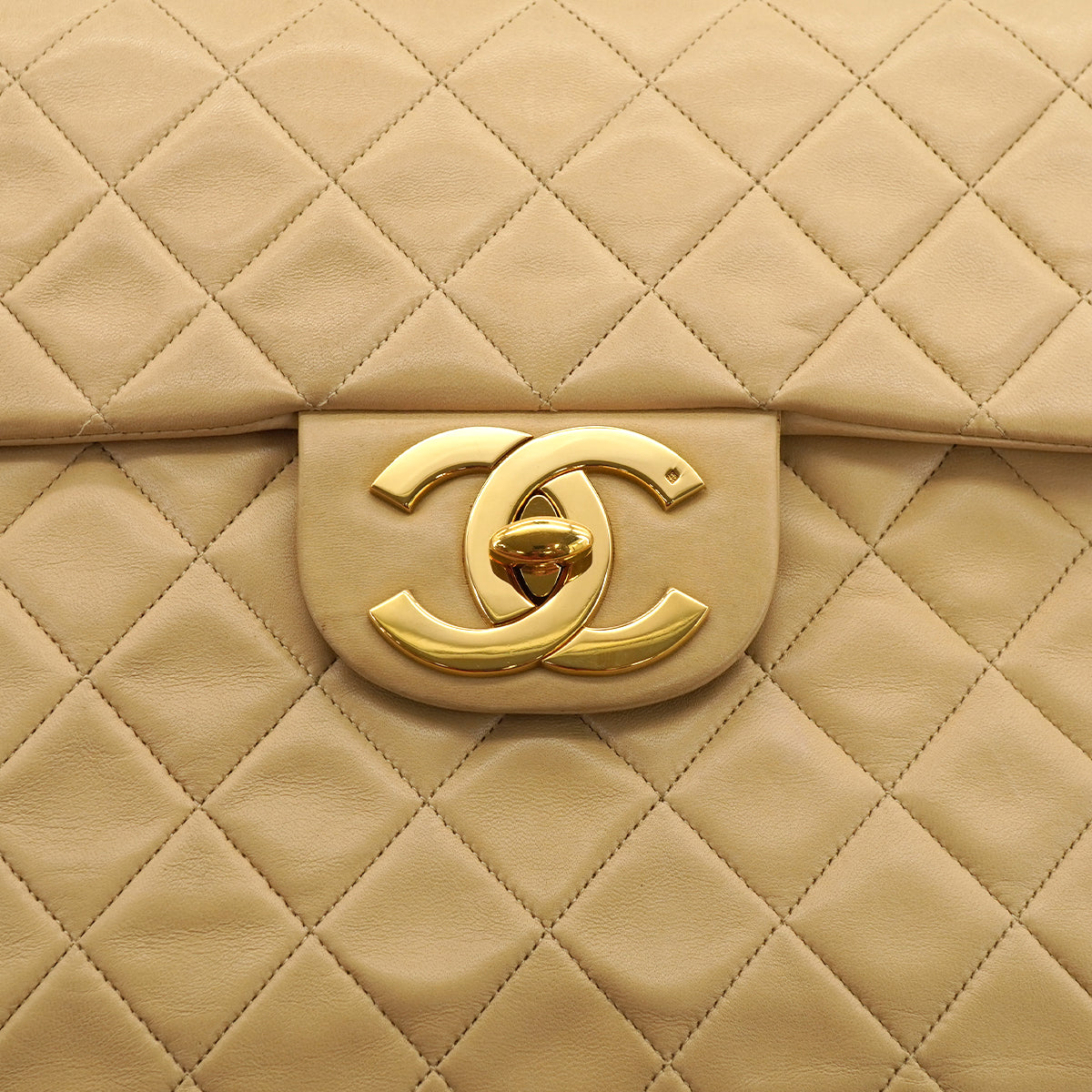VINTAGE CHANEL MAXI MATELASSE 34 CHAIN SHOULDER BAG BEIGE LAMB SKIN GOLD HARDWARE 90330931