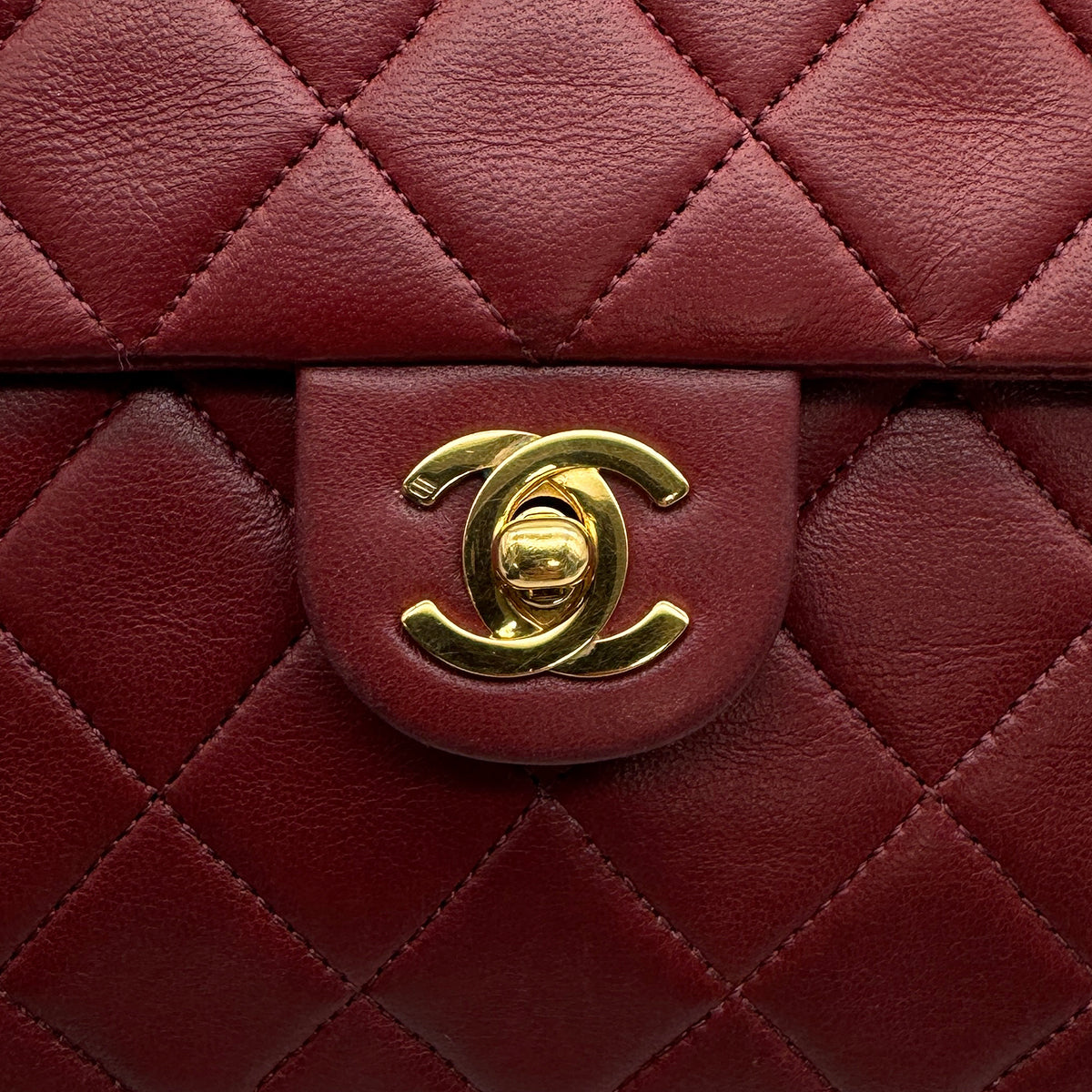 VINTAGE CHANEL MINI MATELASSE CHAIN SHOULDER BAG RED LAMB SKIN GOLD HARDWARE 90329210