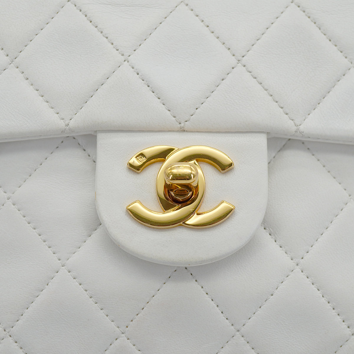 VINTAGE CHANEL MINI SQUARE 17 CHAIN SHOULDER BAG WHITE LAMB SKIN GOLD HARDWARE 90332572