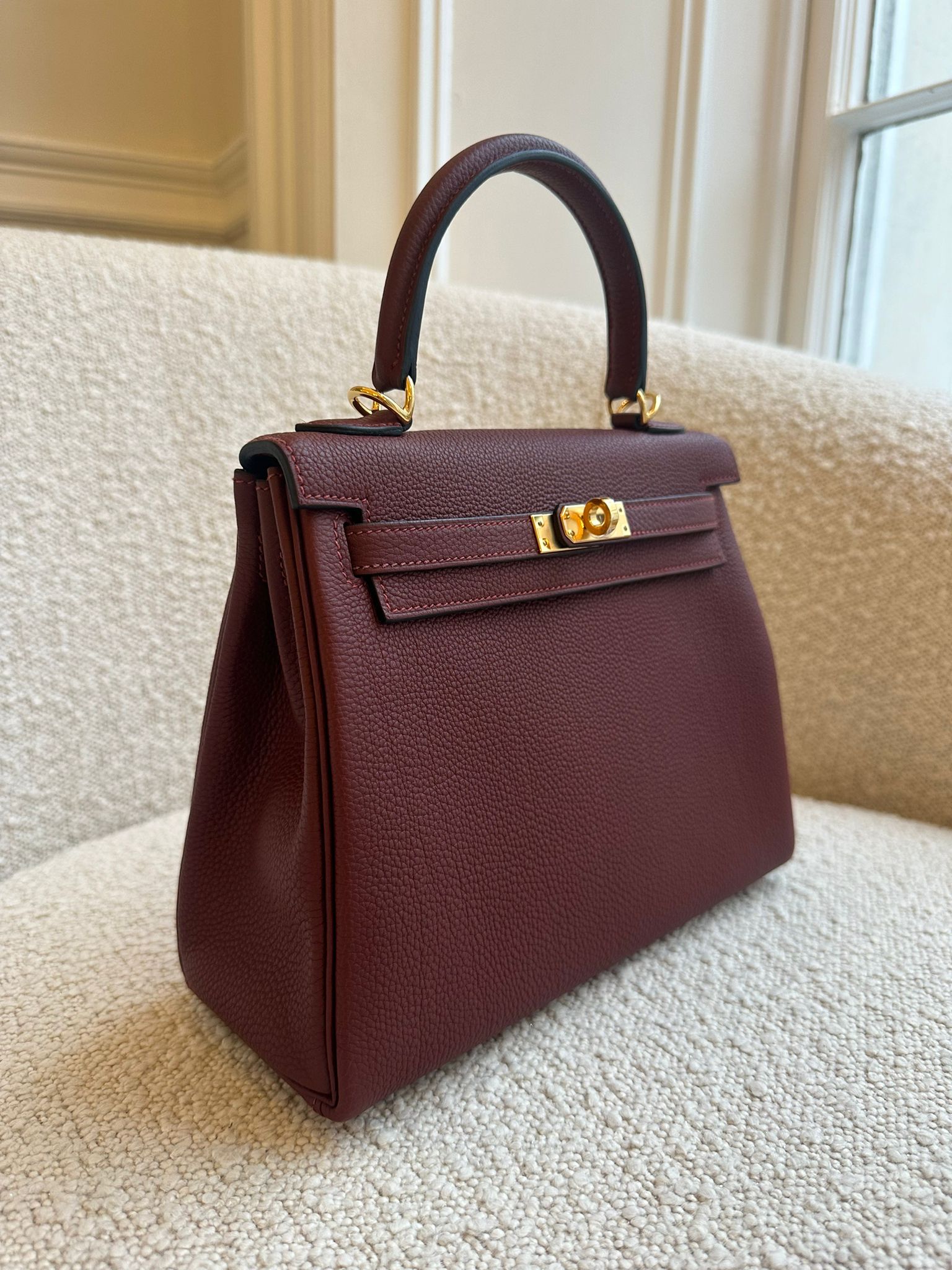 HERMÈS KELLY 25CM ROUGE H Togo Leather with Gold Hardware