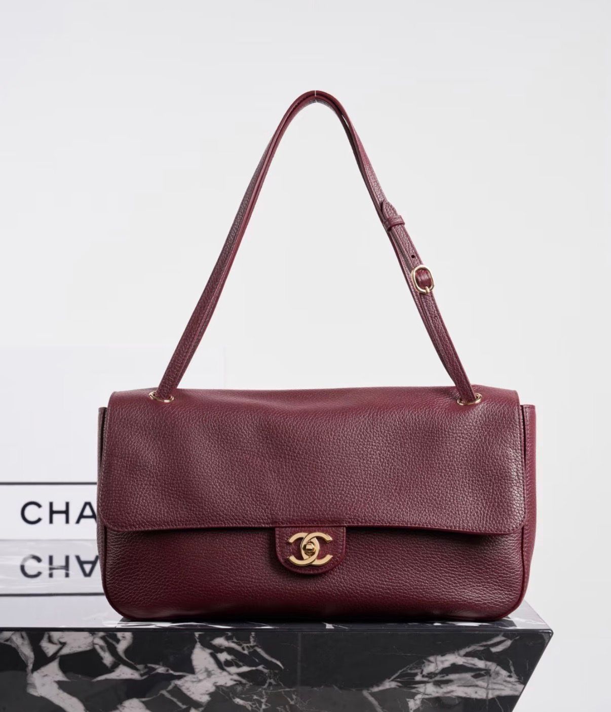Chanel Maxi Flap bag Grained Calfskin & Gold Metal