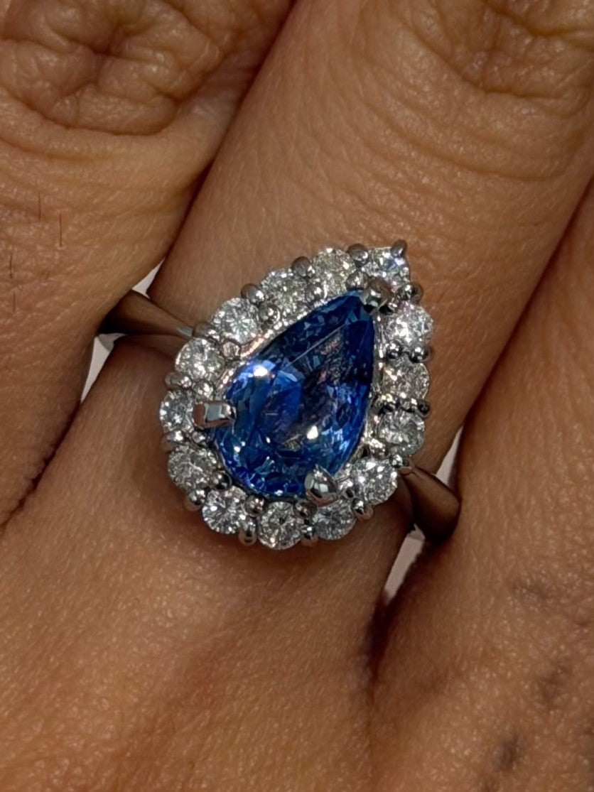 #12 Ring in Pt900 - Sapphire 2.51 pear + D0.63 5021 JJC1385