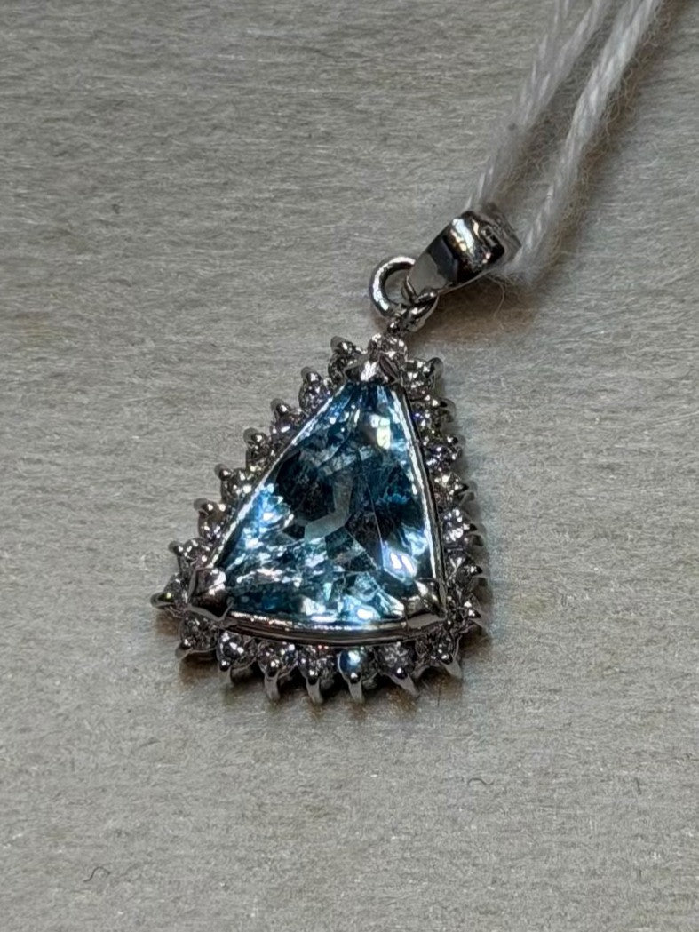 - Pendant in Pt900 - Aquamarine 1.76 + D0.33 3642 JJC1346